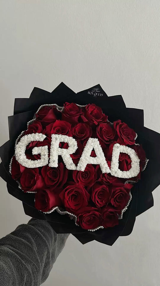 Grad Initial Bouquet